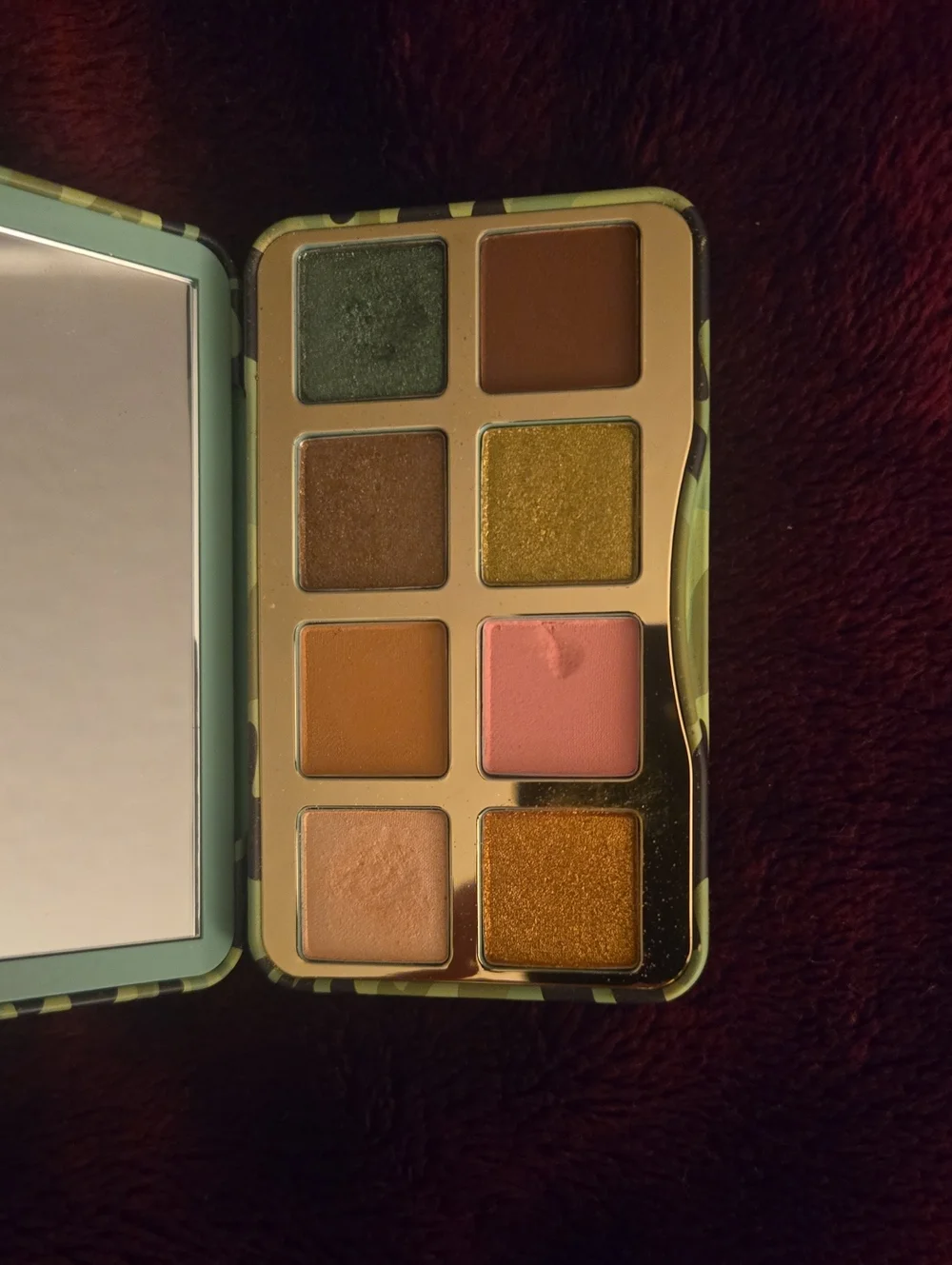 Too Faced Green Camo Wall Tin with Pink Heart and Gold Stars